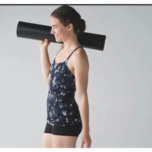 Lululemon Power Y Tank Luon Dusk Tie Dye White Black Size 6